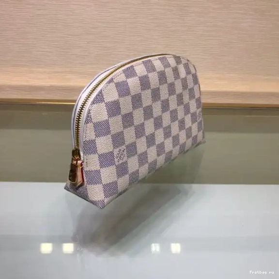 First bag ru LOUIS VUITTON GM COSMETIC POUCH 0519